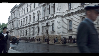 Life_After_Life_S01E04_mkv10074.jpg