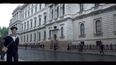 Life_After_Life_S01E04_mkv10075.jpg