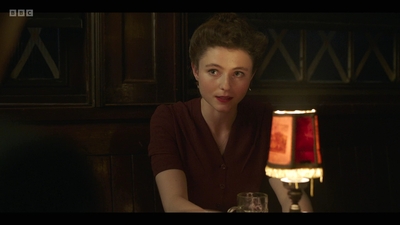 Life_After_Life_S01E04_mkv10210.jpg