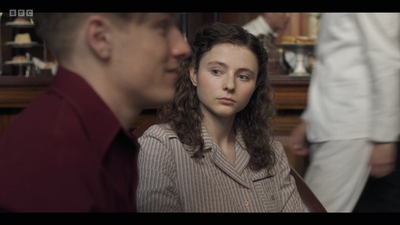 Life_After_Life_S01E04_mkv11278.jpg