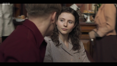 Life_After_Life_S01E04_mkv11279.jpg