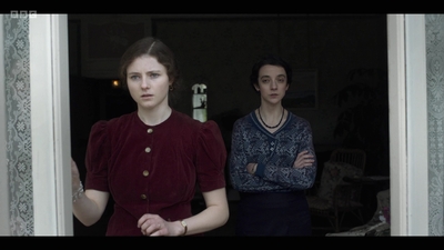 Life_After_Life_S01E04_mkv11405.jpg