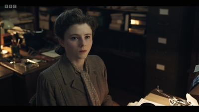 Life_After_Life_S01E04_mkv12179.jpg