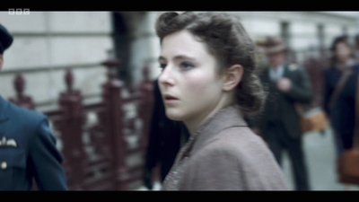 Life_After_Life_S01E04_mkv12247.jpg