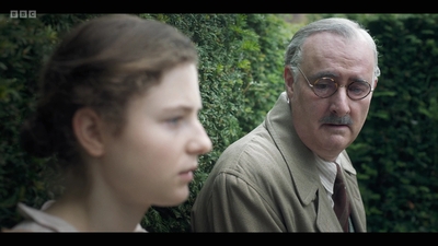 Life_After_Life_S01E04_mkv12357.jpg