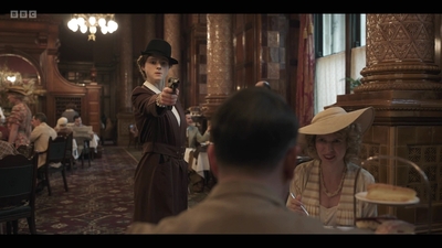 Life_After_Life_S01E04_mkv12689.jpg