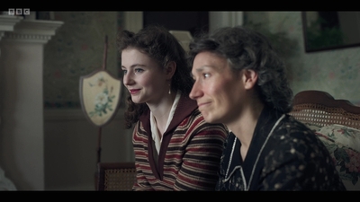 Life_After_Life_S01E04_mkv13040.jpg