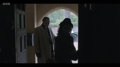 Life_After_Life_S01E04_mkv13079.jpg
