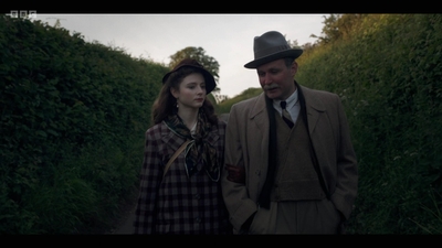 Life_After_Life_S01E04_mkv13089.jpg