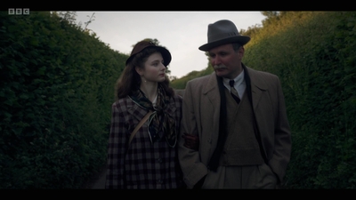 Life_After_Life_S01E04_mkv13096.jpg