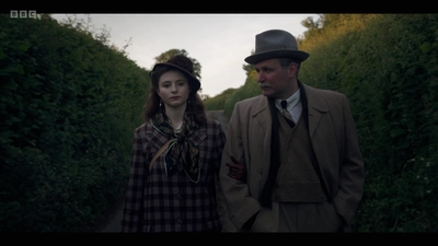 Life_After_Life_S01E04_mkv13098.jpg