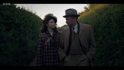 Life_After_Life_S01E04_mkv13100.jpg