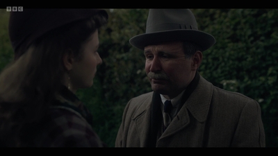 Life_After_Life_S01E04_mkv13171.jpg