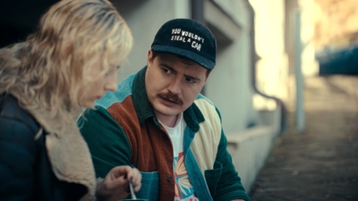 Totally_Completely_Fine_S01E01_mkv0240.jpg