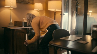 Totally_Completely_Fine_S01E01_mkv0956.jpg