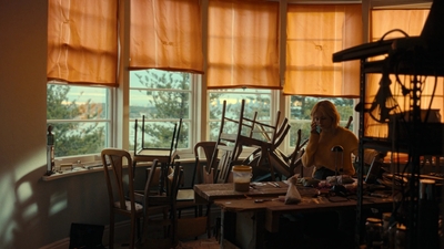Totally_Completely_Fine_S01E01_mkv1072.jpg