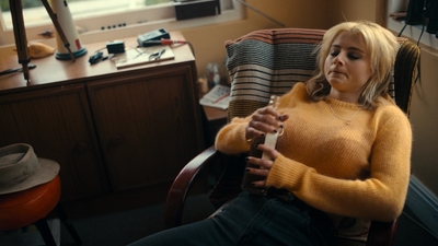 Totally_Completely_Fine_S01E01_mkv1112.jpg