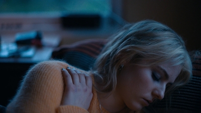 Totally_Completely_Fine_S01E01_mkv1130.jpg
