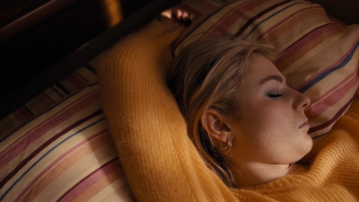 Totally_Completely_Fine_S01E01_mkv1400.jpg