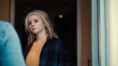 Totally_Completely_Fine_S01E01_mkv1458.jpg