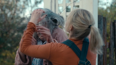 Totally_Completely_Fine_S01E02_mkv4278.jpg