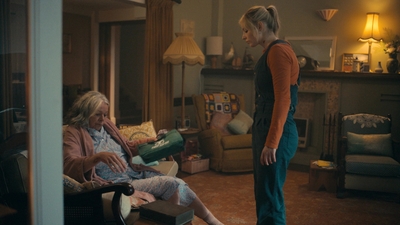 Totally_Completely_Fine_S01E02_mkv4448.jpg