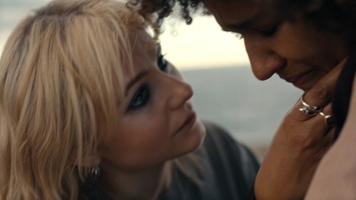 Totally_Completely_Fine_S01E03_mkv0210.jpg