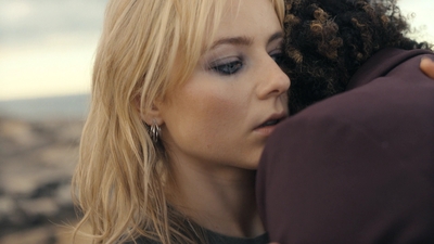 Totally_Completely_Fine_S01E03_mkv0250.jpg