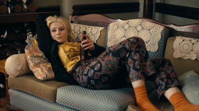 Totally_Completely_Fine_S01E03_mkv1242.jpg