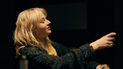 Totally_Completely_Fine_S01E03_mkv1492.jpg