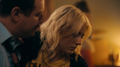 Totally_Completely_Fine_S01E03_mkv1969.jpg