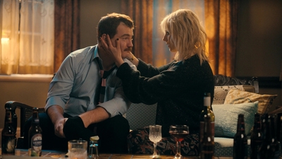 Totally_Completely_Fine_S01E03_mkv1999.jpg