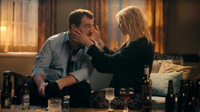Totally_Completely_Fine_S01E03_mkv2000.jpg