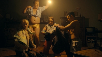 Totally_Completely_Fine_S01E03_mkv2131.jpg